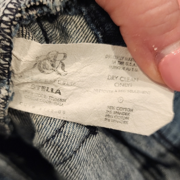 Rock & Republic Stella straight jeans. Embellished pockets. Women's size 26 - Picture 7 of 16